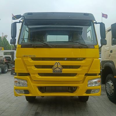 Ιπποδύναμη 351-450hp Προσαρμοσμένο HOWO Diesel Truck Head για ρυμούλκηση ημιπροσελίδων