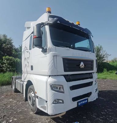 Ενίσχυρο φορτηγό μεταφοράς φορτίου Sitrak Tractor με καθίσμα εναέριας ανάρτησης ZZ4257N3247E1H