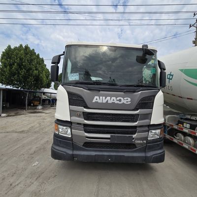 Ελαστικά και ανακαινισμένα αντλιακά φορτηγά για λευκό σασί Sinotruk με προωθητικό ύψος