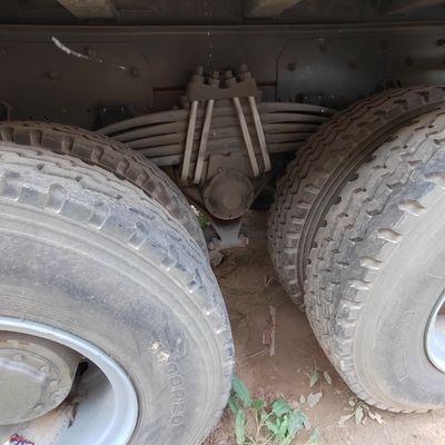 6X4 Sinotruk Dump Truck Τάξι βαρέος φορτίου από χάλυβα άνθρακα Θήκη κινητήρα 4-6L