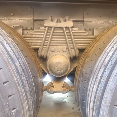 21-30 τόνων χωρητικότητα βαρέος φορτίος HOWO φορτηγό με ελαστικά και ηλεκτρικό σύστημα
