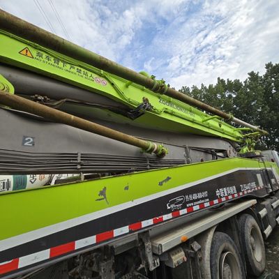 21-30t Προσαρμόσιμο σασί Sinotruk με βοηθητικό τιμόνι και ελαστικά