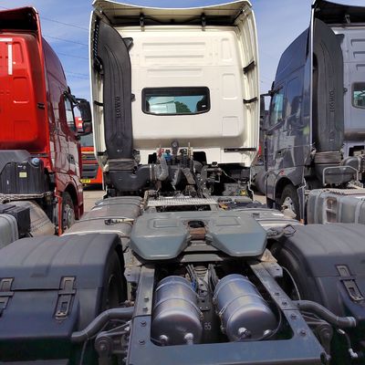 Ελκυστήρας ελκυστήρα Sinotruk με δεξαμενή καυσίμου 400L και κάθισμα οδηγού