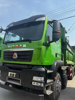 Καμιόνι Sinotruk με κινητήρα και καθίσματα με χωρητικότητα ≤5 και χωρητικότητα 4-6L