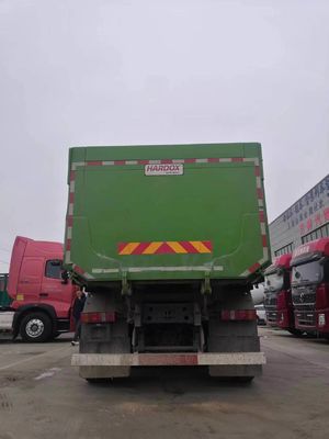 Καμιόνι Sinotruk με κινητήρα και καθίσματα με χωρητικότητα ≤5 και χωρητικότητα 4-6L
