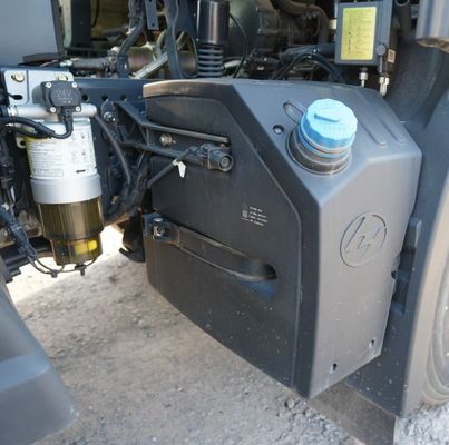 6X4 Τρακτικό φορτηγό με τροχιά κίνησης Saic Hongyan Jiehu H6 με φορτηγά απορριμμάτων και ≤5 θέσεις