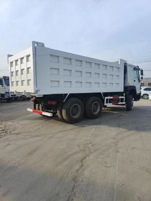 8.5x2.6x3.6m βαρύ φορτηγό ντάμπινγκ με σασί Sinotruk ανθεκτικό 4-6L χωρητικότητα κινητήρα