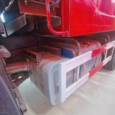Υδραυλικό τιμόνι ντίζελ HOWO371 φορτηγό απορρίψεων για βαριές επιδόσεις