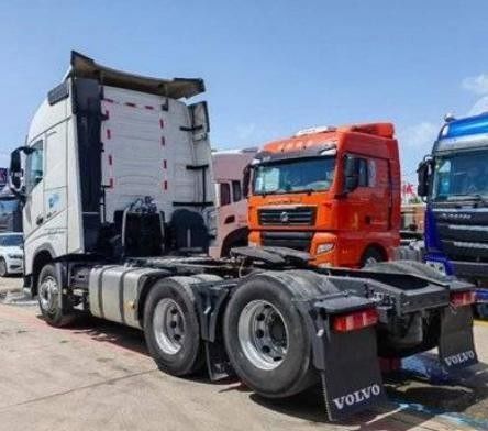 Volvo prime s Χρησιμοποιούμενος ελκυστήρας αναβαθμισμένος σε 460 HP 6X2r National V με υδραυλικό τιμόνι