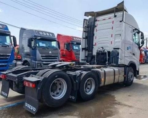 Volvo prime s Χρησιμοποιούμενος ελκυστήρας αναβαθμισμένος σε 460 HP 6X2r National V με υδραυλικό τιμόνι