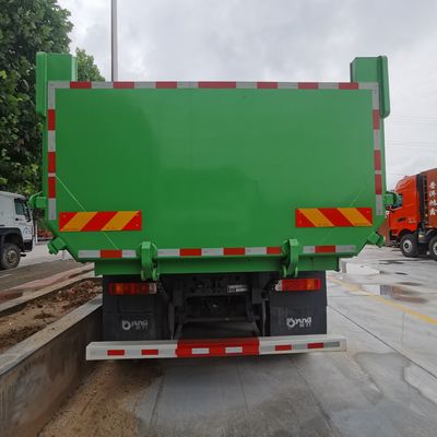 Τροχαίο σκουπιδιών με κινητήρα με πλαίσιο Sinotruk Shacman και καμπίνα κλιματισμού