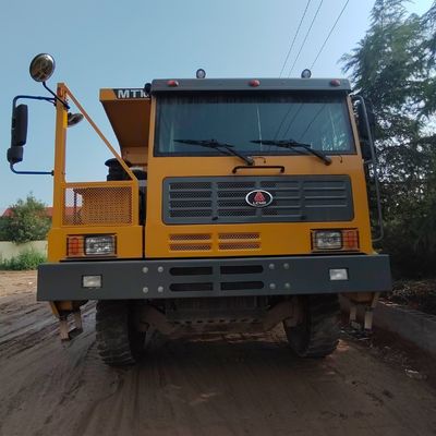 Μεγάλη Ιπποδύναμη 351-450hp φορτηγό ελκυστήρα φορτίου με σασί Sinotruk και υδραυλικό τιμόνι