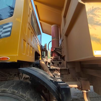 Ηλεκτρικό σύστημα μπαταρία 2X12V/165ah Χρησιμοποιημένο φορτηγό βαρέων βαρών HOWO 6×4 Dump Tipper