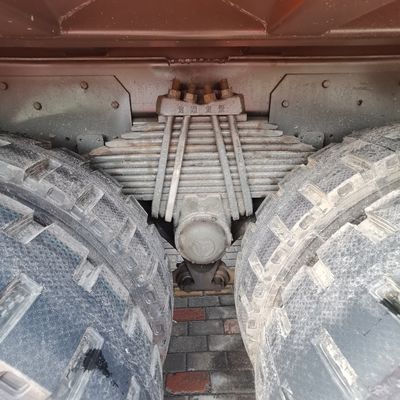 12100.000kg Χρησιμοποιημένο βαρύ φορτηγό ελκυστήρα με σασί Sinotruk και εναλλακτικό 28V-1500 Kw