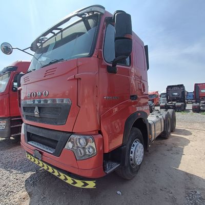 Κόκκινο HOWO T7h 440 μοντέλο φορτηγού για τη μεταφορά βαρέων φορτίων μέσα σε έλκοντα ημιαμοκίνητο