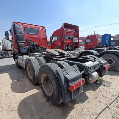 Κόκκινο HOWO T7h 440 μοντέλο φορτηγού για τη μεταφορά βαρέων φορτίων μέσα σε έλκοντα ημιαμοκίνητο