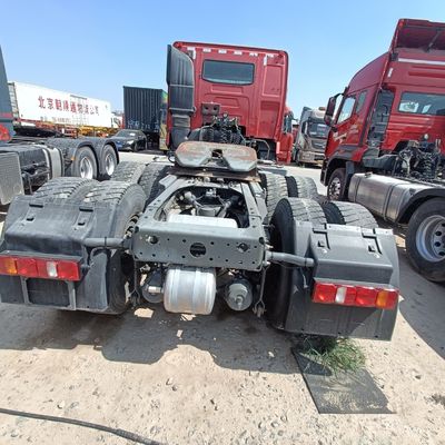 Κόκκινο HOWO T7h 440 μοντέλο φορτηγού για τη μεταφορά βαρέων φορτίων μέσα σε έλκοντα ημιαμοκίνητο