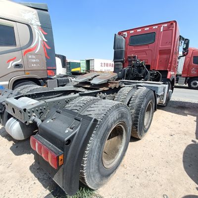 Κόκκινο HOWO T7h 440 μοντέλο φορτηγού για τη μεταφορά βαρέων φορτίων μέσα σε έλκοντα ημιαμοκίνητο
