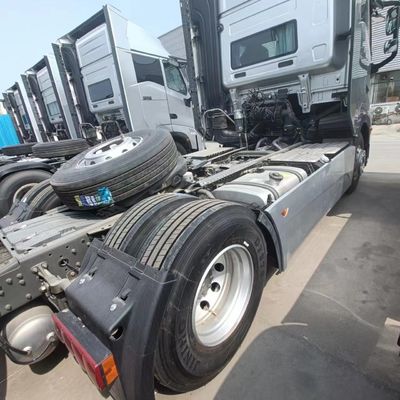 Κίτρινος ποταμός X7 570 Εθνικό VI φορτηγό έλξης με κινητήρα ντίζελ με χωρητικότητα φορτίου &gt; 50 τόνους