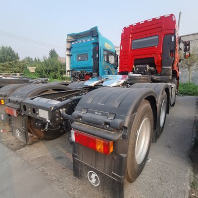440HP Shacma βαρύ φορτηγό ελκυστήρα για ρυμούλκηση ημιπροωθητήρα από χάλυβα άνθρακα