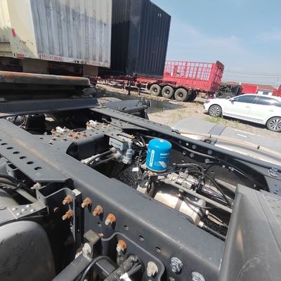 Τρακτικό φορτηγό Auman Sitrak 6X4 για κατασκευές και μεταφορές