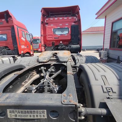 Ελαστικά και σασί Sinotruk Πολυλειτουργικό φορτηγό για μεταφορά λιμένων προσαρμοσμένο