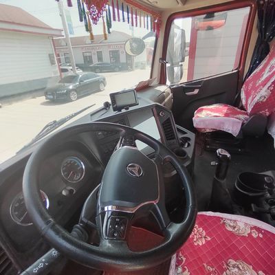 Ελαστικά και σασί Sinotruk Πολυλειτουργικό φορτηγό για μεταφορά λιμένων προσαρμοσμένο