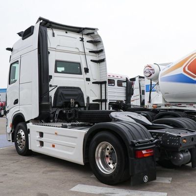 Ελκυστήρας με δεξαμενή καυσίμου 600L με καθίσμα του οδηγού με εναέρια ανάρτηση και χωρητικότητα κινητήρα &gt; 8L