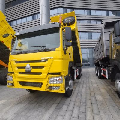 Βιομηχανικό Sinotruck Χρησιμοποιούμενο φορτηγό με υδραυλική διεύθυνση και χωρητικότητα φόρτωσης 30 τόνων