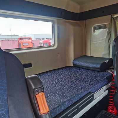 Sinotruck HOWO φορτηγό με ρυμουλκούμενο με δεξαμενή καυσίμου 1000L ZZ4257N3247E1H και 6 μήνες
