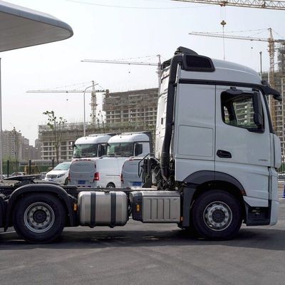Mercedes Actros βαρύ φορτηγό 510HP 6X4 ελκυστήρας μοντέλο 2651 LS με σχεδιασμό ελαστικών χωρίς σωλήνες