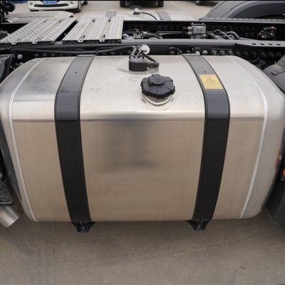 Ελκυστήρας φορτηγών Euro6 για τη μεταφορά βαρέων φορτίων 6.8x2.5x3.8m