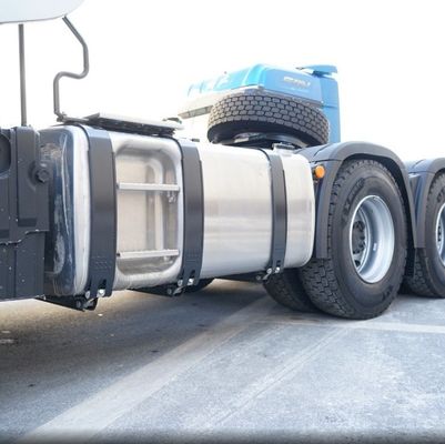 Χρησιμοποιημένο φορτηγό FAW με ανάρτηση αέρα και δεξαμενή καυσίμου 600L σε καλή κατάσταση