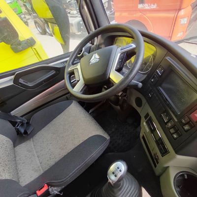Sinotruck Sitrak 6X4 Χρησιμοποιημένο HOWO Φορτηγό Μεταφοράς Πακέτο Μέγεθος 700.00cm * 250.00cm * 345.00cm