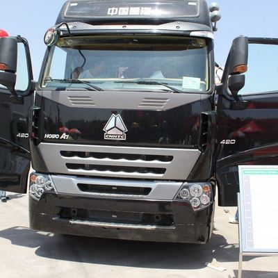 Προσαρμοσμένο Sinotruck HOWO 400HP βαρύ φορτίο ελκυστήρα ρυμουλκούμενο με 1000L δεξαμενή καυσίμου ντίζελ