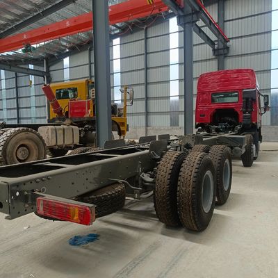 Τάξι βυτιοφόρου Sinotruk με υδραυλικό σύστημα διεύθυνσης και πιστοποίηση ελαστικών ISO