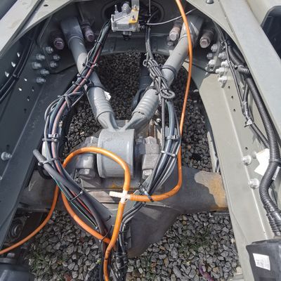 Τρακτικό φορτηγό με έλξη και έξι μήνες