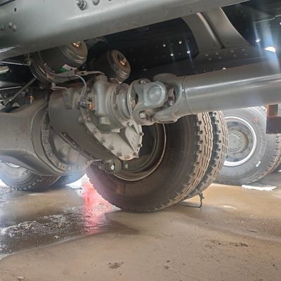 Μεγάλης χωρητικότητας ντίζελ 371HP6 * 4 HOWO 30 τόνων Εγχειρικό φορτηγό μεταφορών