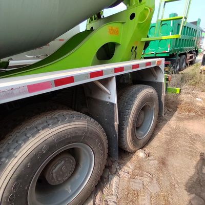 15-20 κυβικά X4 Sinotruck HOWO 371HP Φορτηγό μικτήρα σκυροδέματος για ≤5 θέσεις και 6 μήνες