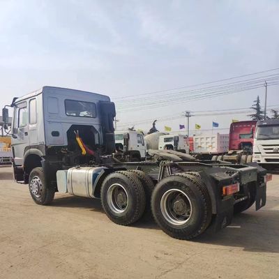 400L δεξαμενή καυσίμου Sinotruck ελκυστήρας φορτηγό HOWO για την έλξη βαρέων φορτίων αποτελεσματικά