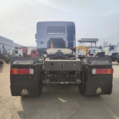 400L δεξαμενή καυσίμου Sinotruck ελκυστήρας φορτηγό HOWO για την έλξη βαρέων φορτίων αποτελεσματικά