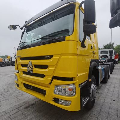 8800.000kg Πακέτο Ακαθάριστο βάρος Sinotruck Ντίζελ τρακτέρ για ρυμούλκηση ημιαπαρτηγού