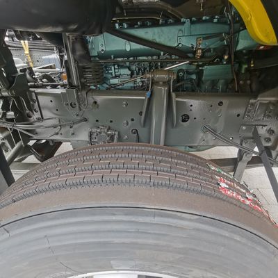 8800.000kg Πακέτο Ακαθάριστο βάρος Sinotruck Ντίζελ τρακτέρ για ρυμούλκηση ημιαπαρτηγού