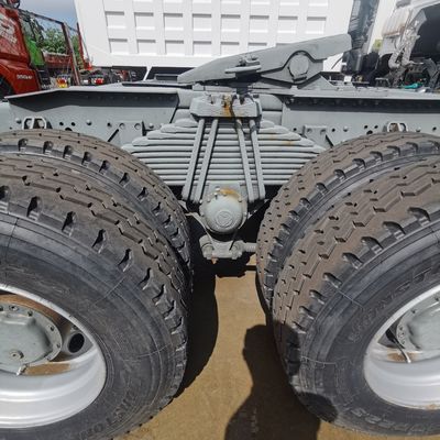 Τρακτέρ έλξης 371HP HOWO βαρέος τρακτέρ με δεξαμενή καυσίμου 1000L Euro2/Euro3/Euro4