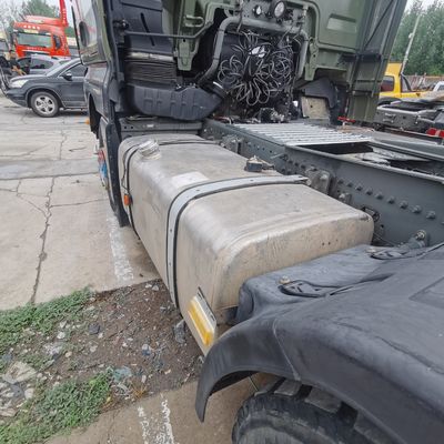 Φορτηγό Shacman Tipper με χειροκίνητη μετάδοση 400L δεξαμενή καυσίμου και σχεδιασμό ελαστικών χωρίς σωλήνες