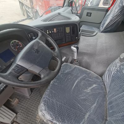 Προσαρμοσμένο εξοπλισμό εξόρυξης Sinotruck Χρησιμοποιημένο φορτηγό σκουπιδιών με πιστοποίηση DOT και ελαστικά