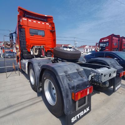 480HP Sinotruck Χρησιμοποιούμενο φορτηγό με 600L δεξαμενή καυσίμου για ρυμούλκηση ημιρυμουλκούμενο με κινητήρα ντίζελ