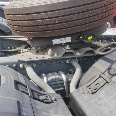 Σχεδιασμός ελαστικών χωρίς σωλήνες Χρησιμοποιούμενο βαρύ φορτίο τρακτέρ CNG για ρυμούλκηση μεγάλων αποστάσεων