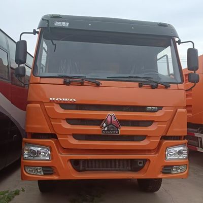 Ανθεκτικό κατασκευαστικό όχημα Sinotruk Τάξι 371HP Υδραυλικό φορτηγό διεύθυνσης για GCC