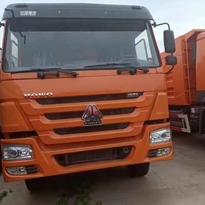 Ανθεκτικό κατασκευαστικό όχημα Sinotruk Τάξι 371HP Υδραυλικό φορτηγό διεύθυνσης για GCC